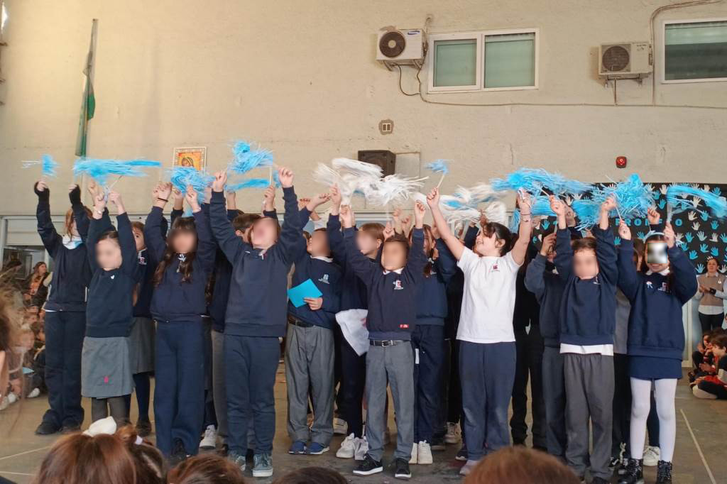Estudiantes del Estrada realizaron su promesa de lealtad a la bandera Argentina