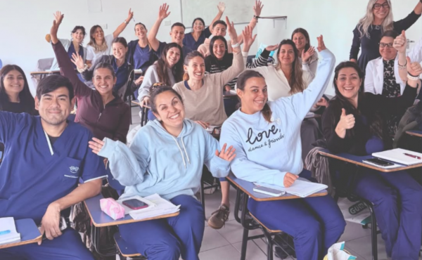 Profesionales debatieron sobre los biomateriales en ortodoncia