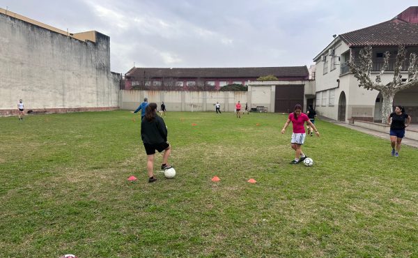 El fútbol femenino consolida su crecimiento y pertenencia universitaria