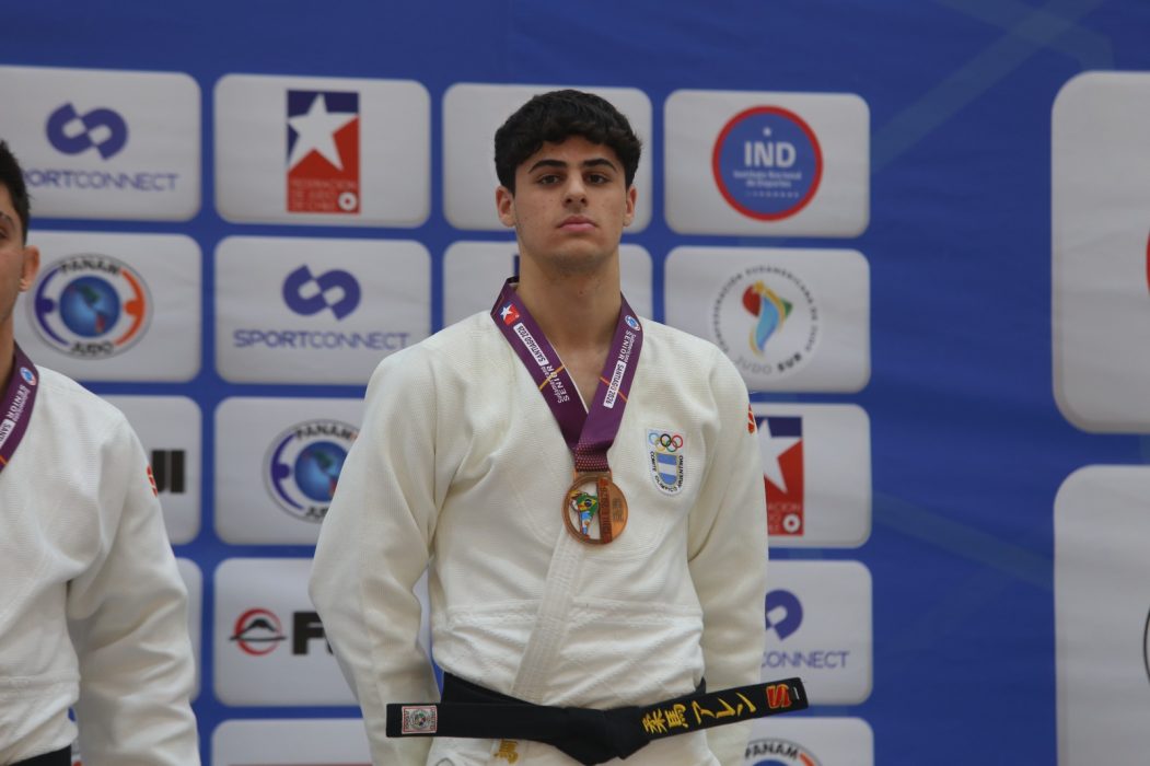 Estudiante de la UCALP se subió al podio en el sudamericano de judo y sueña con los Juegos Olímpicos