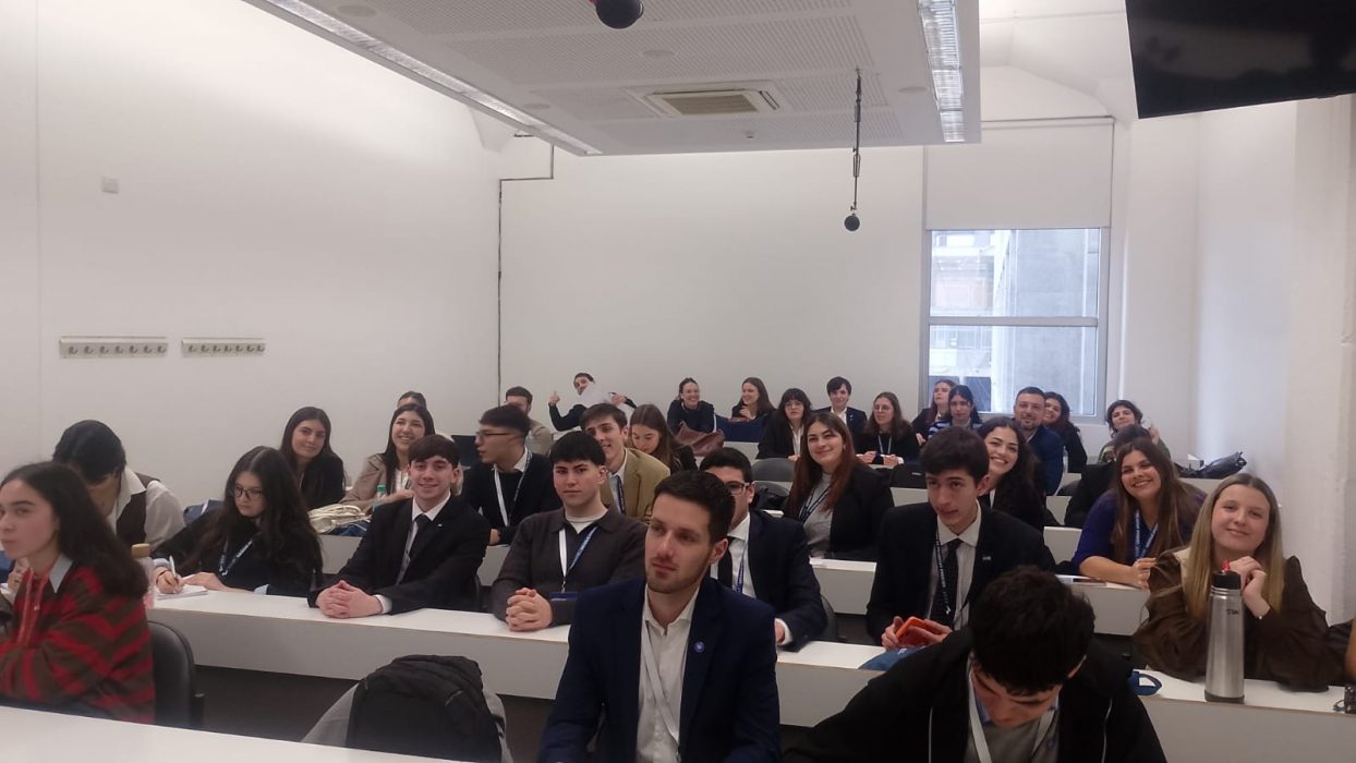 Docentes y alumnos de Ciencia Política participaron de importante Congreso (1)