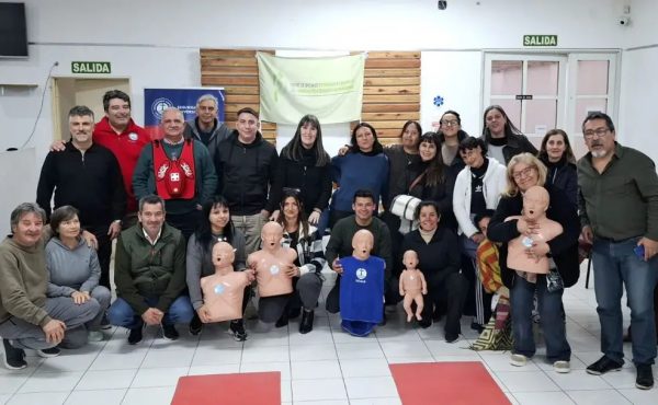 Jornada de capacitación en RCP, uso de desfibrilador y primeros auxilios