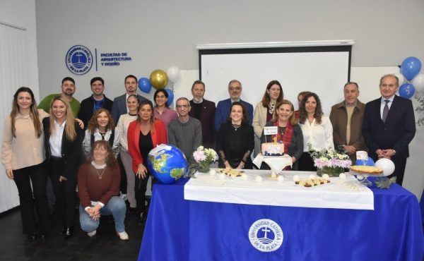 La Escuela de Idiomas y Culturas festejó su primer año en comunidad