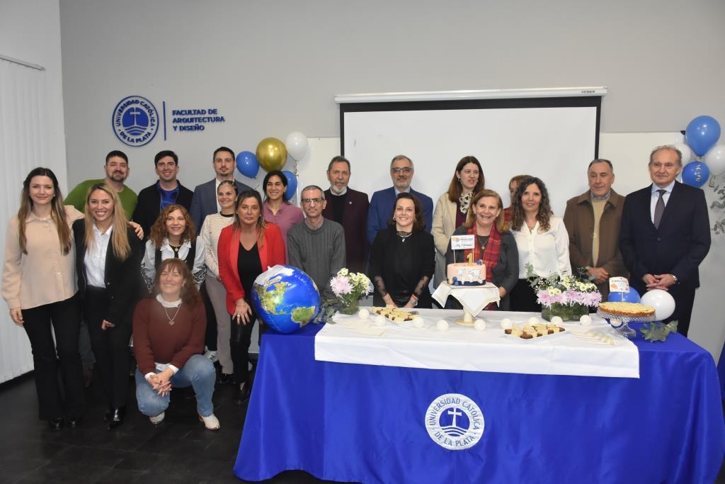 La Escuela de Idiomas y Culturas festejó su primer año en comunidad