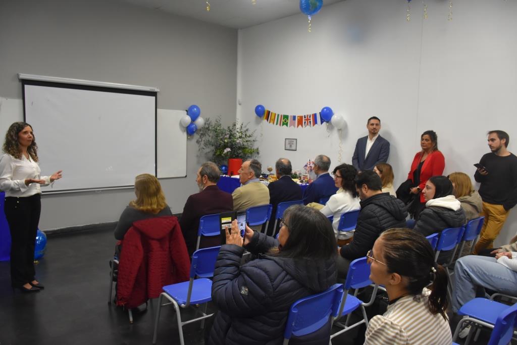 La Escuela de Idiomas y Culturas festejó su primer año en comunidad (4)