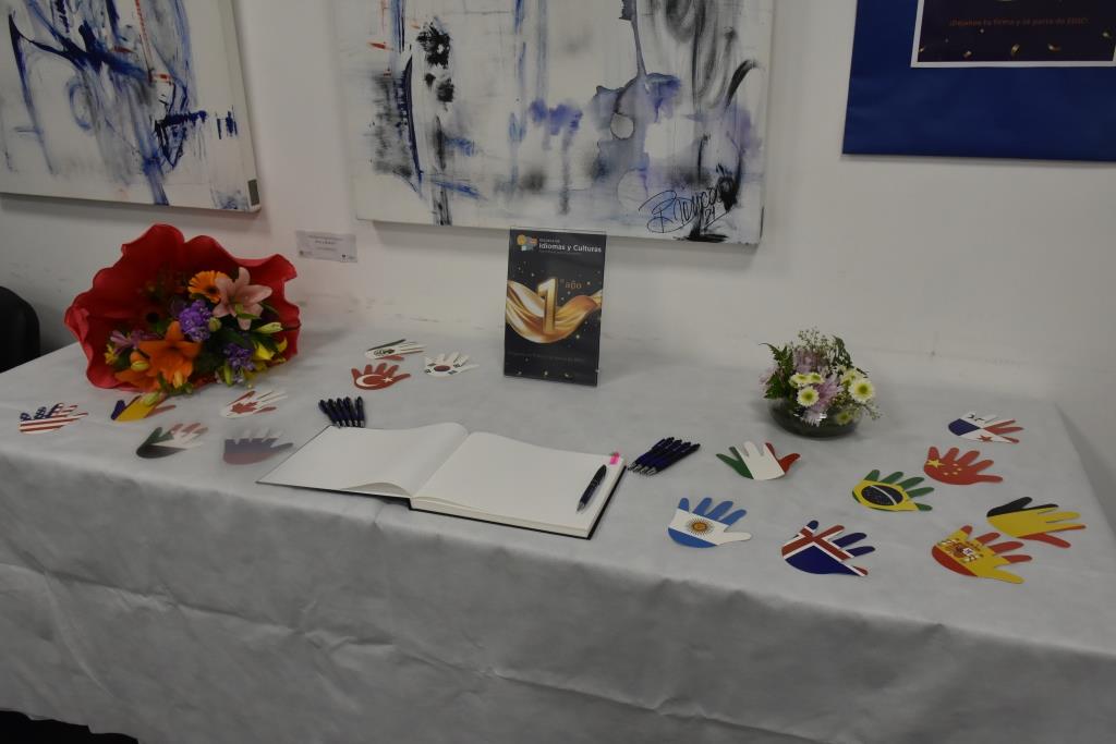 La Escuela de Idiomas y Culturas festejó su primer año en comunidad (6)