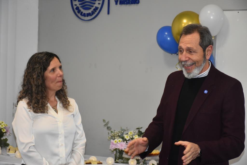 La Escuela de Idiomas y Culturas festejó su primer año en comunidad (8)