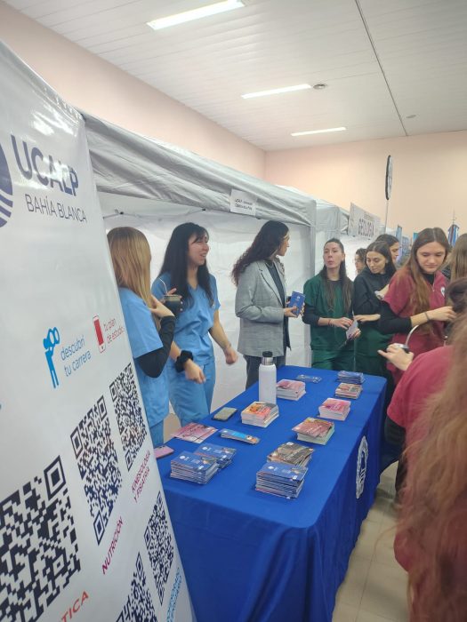 La UCALP participó de la 34ª Muestra Informativa de Carreras de la UNS en Bahía Blanca (1)