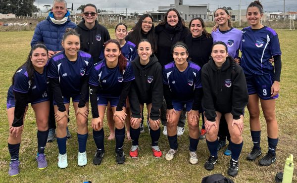 El fútbol femenino goleó a Colón y quedó a un paso de los playoffs