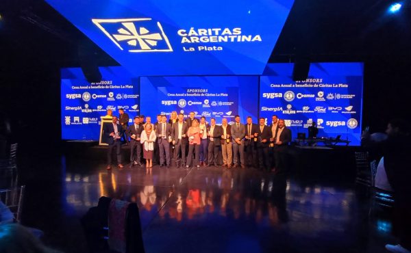 La UCALP presente en la Cena Anual Solidaria de Cáritas La Plata 2026