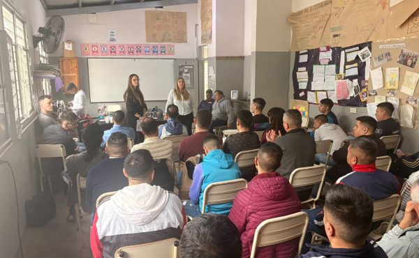 Contexto de encierro: miradas desde el derecho y la psicología sobre la responsabilidad parental