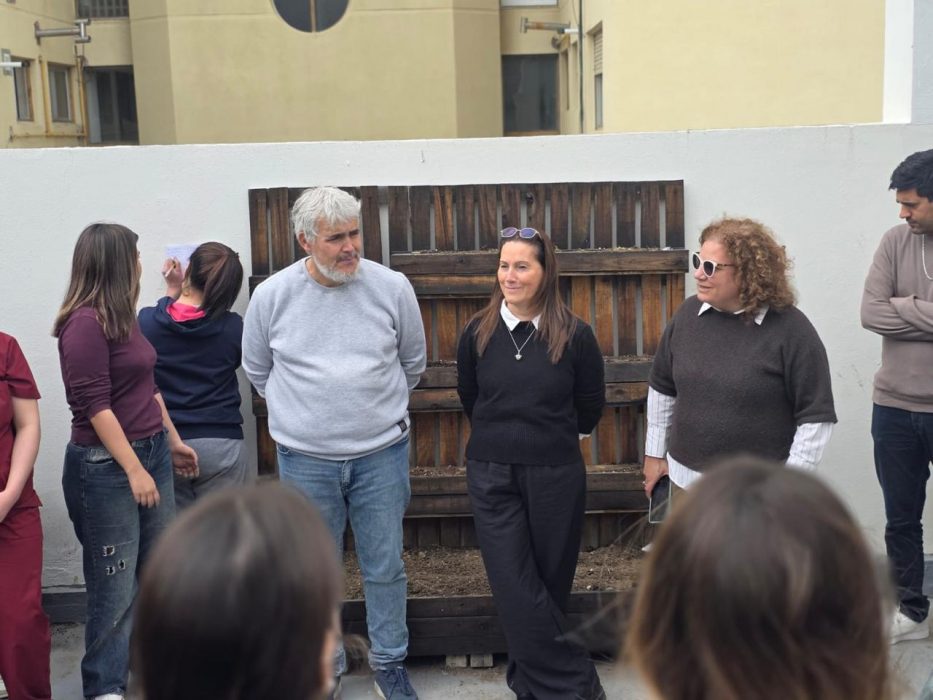 La Sede Bahía Blanca realizó el resembrado de su huerta (4)
