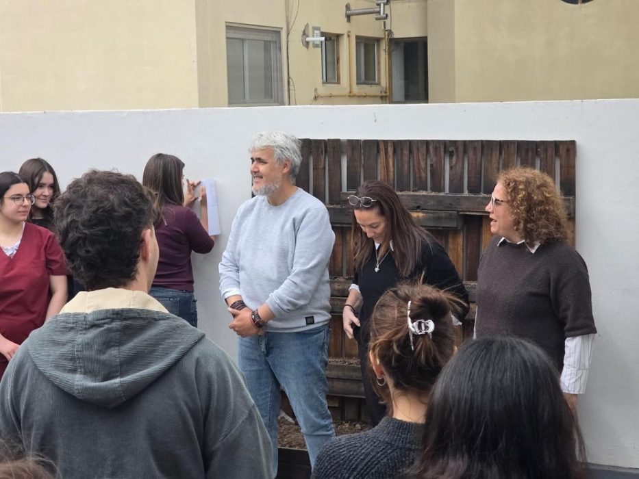 La Sede Bahía Blanca realizó el resembrado de su huerta (5)