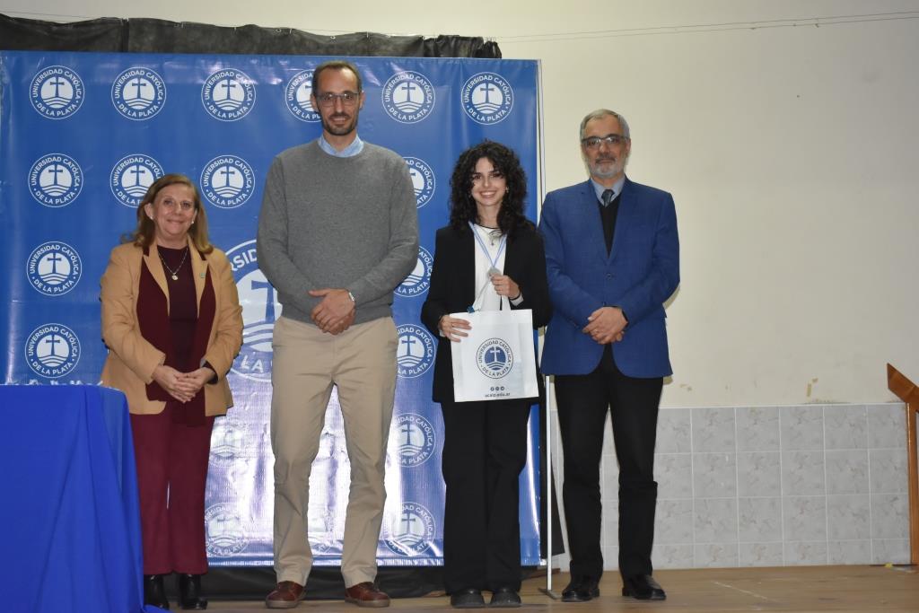 La UCALP reconoció la excelencia de sus estudiantes, abanderados y deportistas 