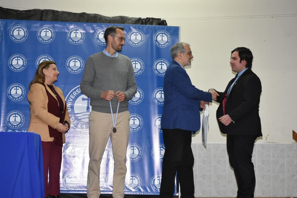 La UCALP reconoció la excelencia de sus estudiantes, abanderados y deportistas 