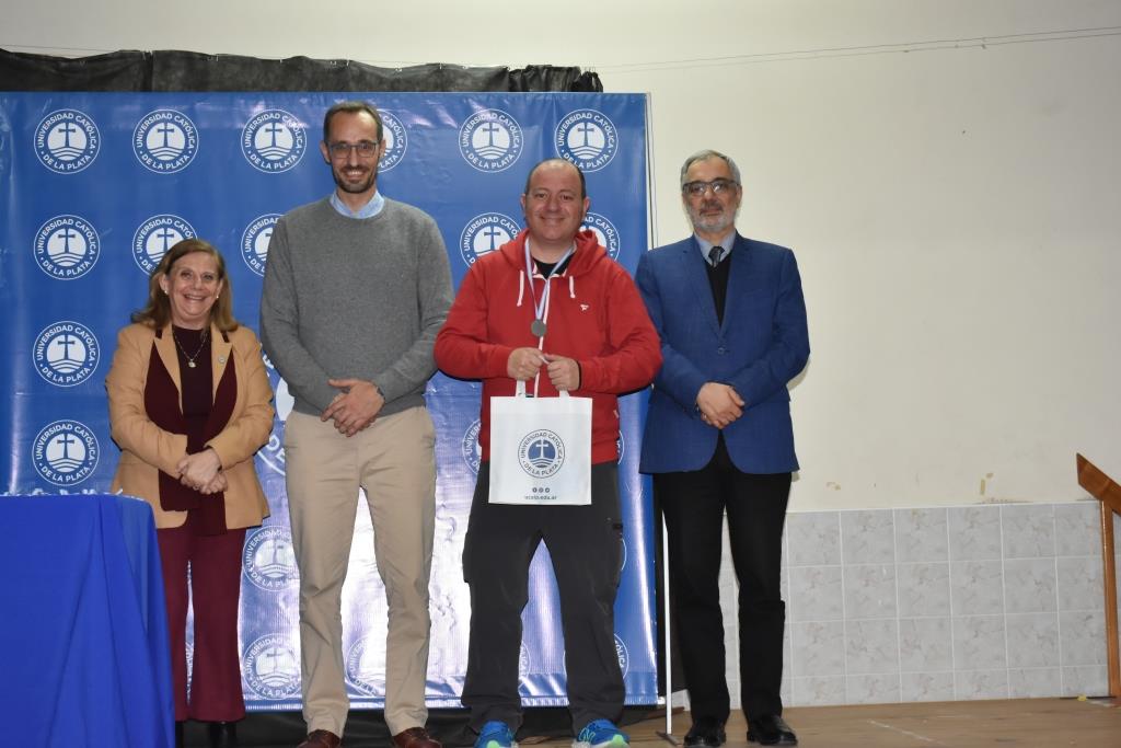 La UCALP reconoció la excelencia de sus estudiantes, abanderados y deportistas 