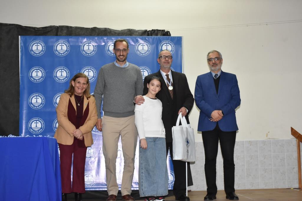 La UCALP reconoció la excelencia de sus estudiantes, abanderados y deportistas 