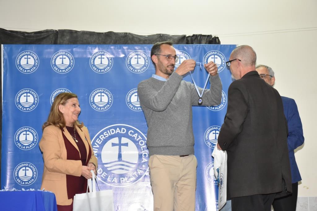 La UCALP reconoció la excelencia de sus estudiantes, abanderados y deportistas 