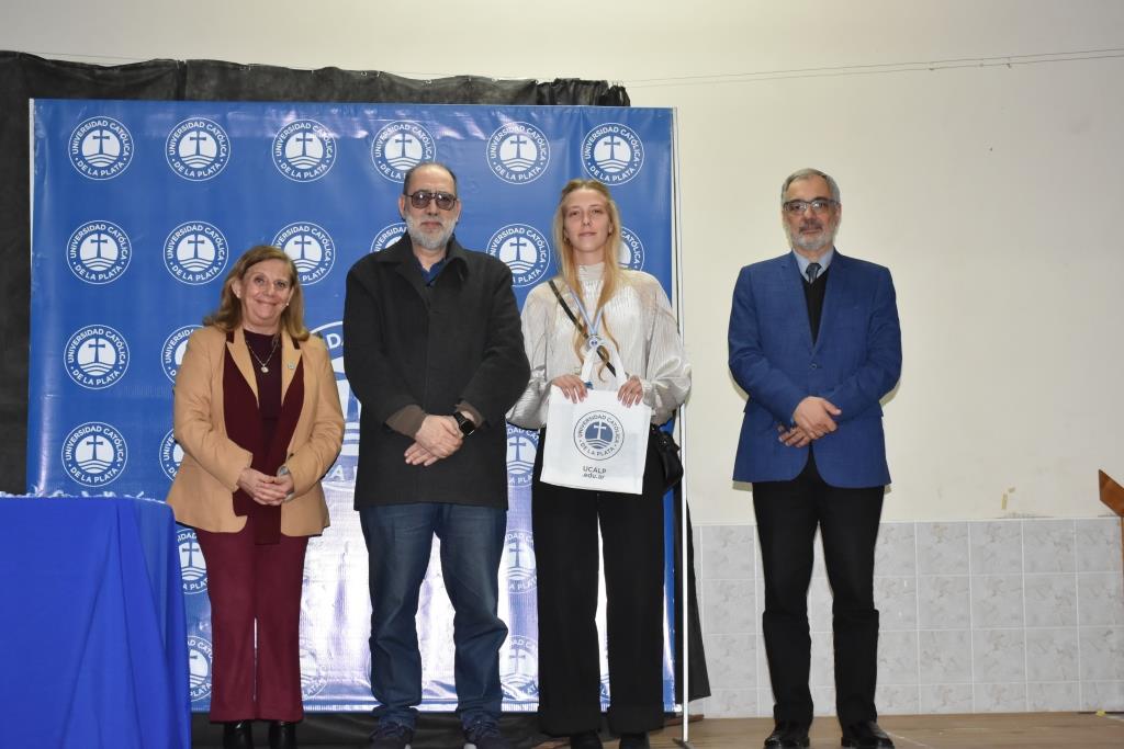 La UCALP reconoció la excelencia de sus estudiantes, abanderados y deportistas 