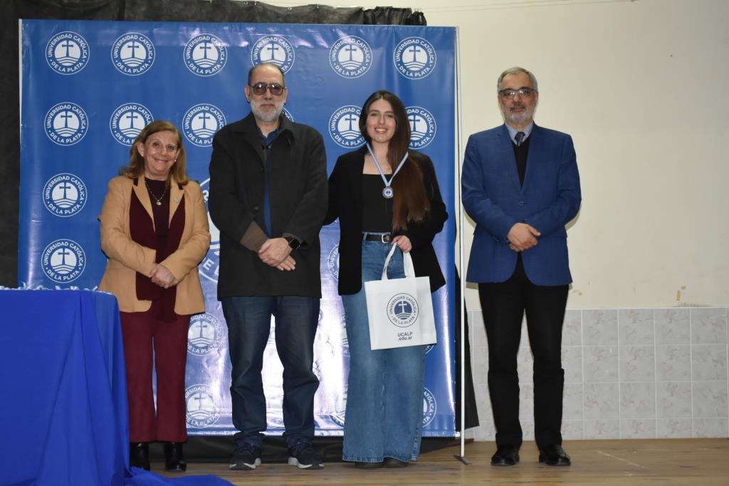 La UCALP reconoció la excelencia de sus estudiantes, abanderados y deportistas 