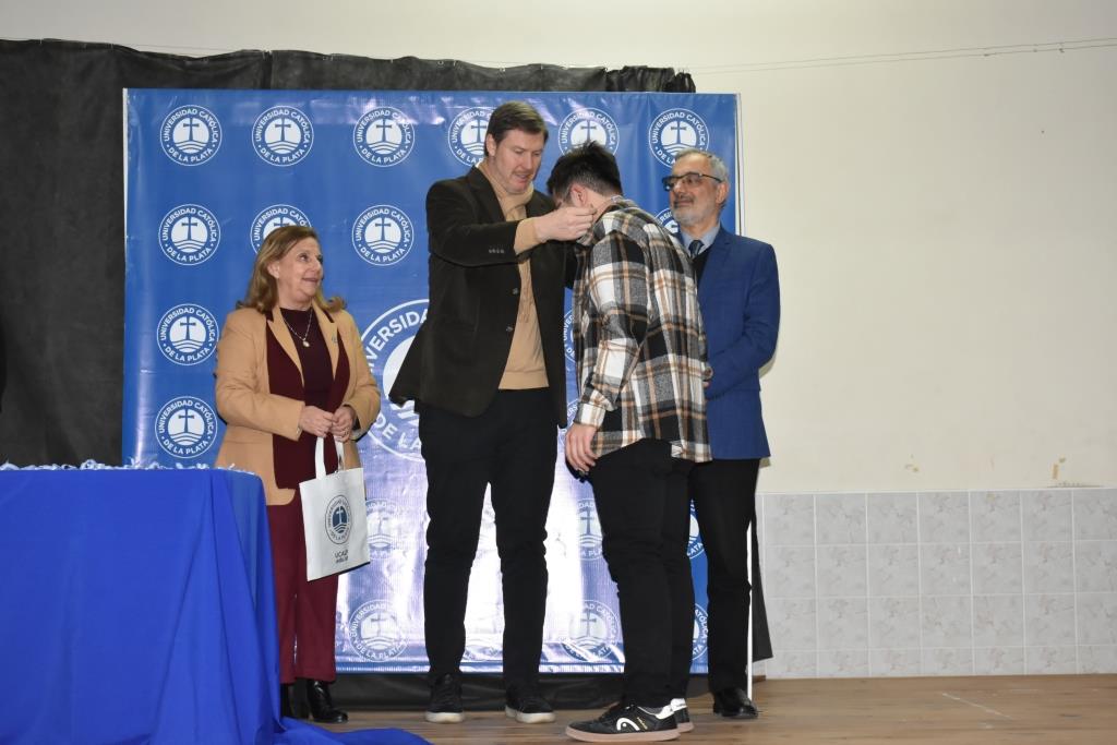 La UCALP reconoció la excelencia de sus estudiantes, abanderados y deportistas 
