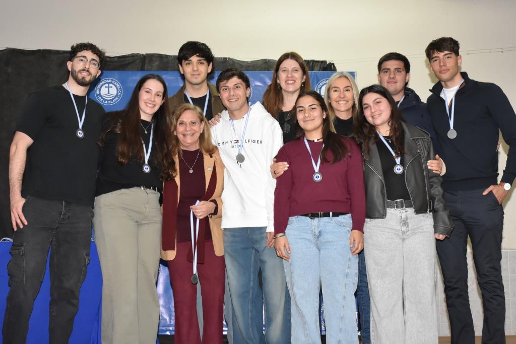La UCALP reconoció la excelencia de sus estudiantes, abanderados y deportistas 
