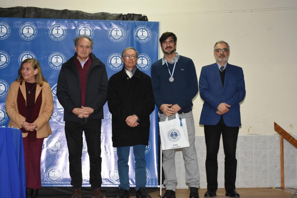 La UCALP reconoció la excelencia de sus estudiantes, abanderados y deportistas 
