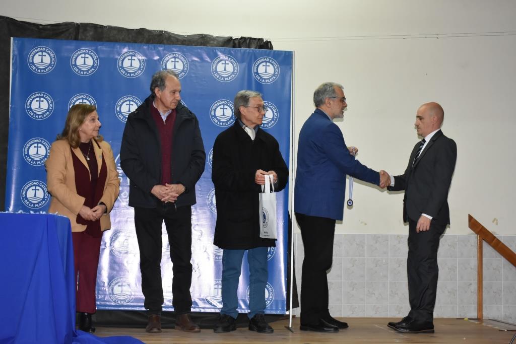 La UCALP reconoció la excelencia de sus estudiantes, abanderados y deportistas 