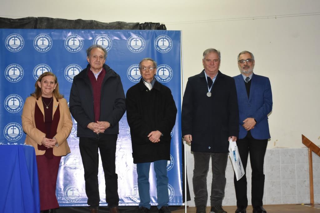 La UCALP reconoció la excelencia de sus estudiantes, abanderados y deportistas 