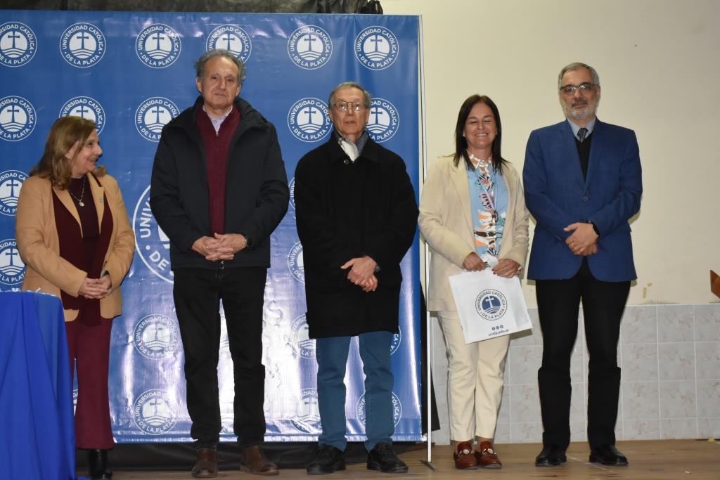 La UCALP reconoció la excelencia de sus estudiantes, abanderados y deportistas 