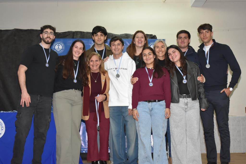 La UCALP reconoció la excelencia de sus estudiantes, abanderados y deportistas 