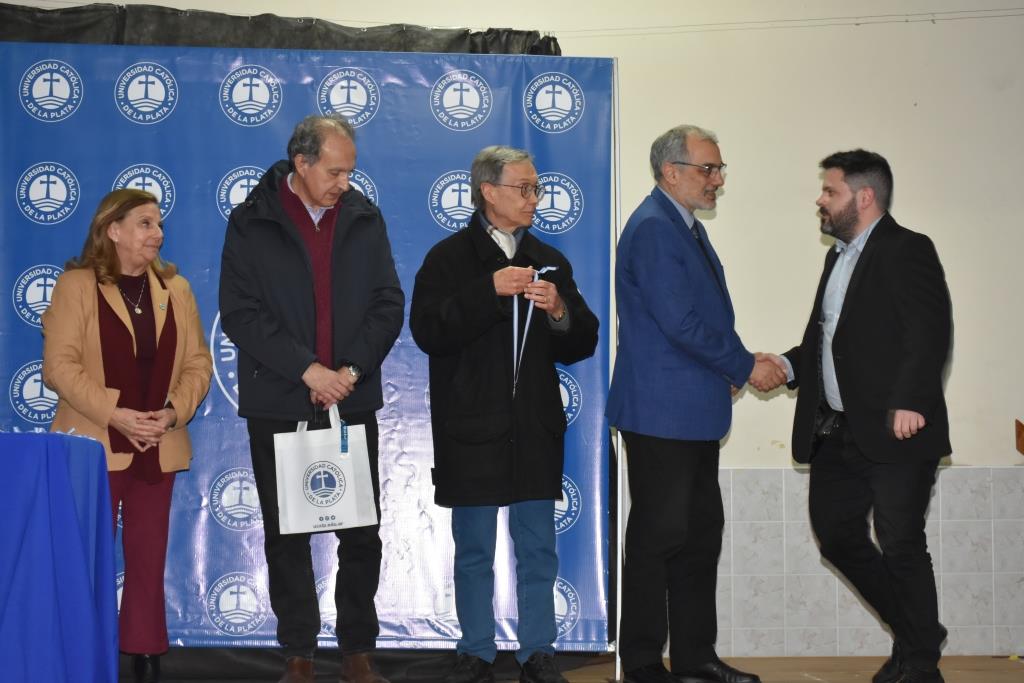 La UCALP reconoció la excelencia de sus estudiantes, abanderados y deportistas 