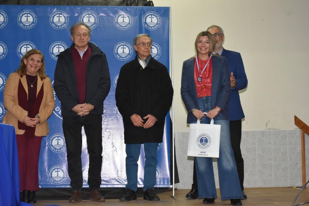 La UCALP reconoció la excelencia de sus estudiantes, abanderados y deportistas 