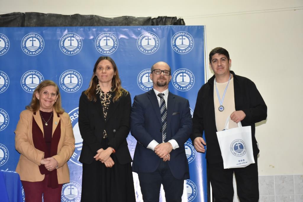 La UCALP reconoció la excelencia de sus estudiantes, abanderados y deportistas 