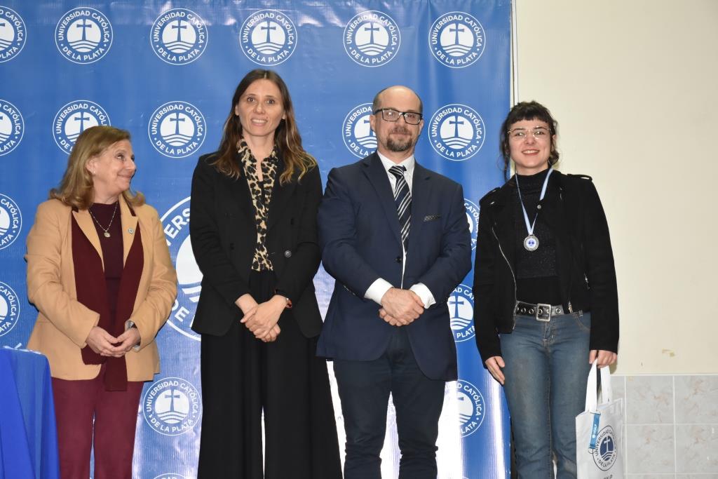La UCALP reconoció la excelencia de sus estudiantes, abanderados y deportistas 