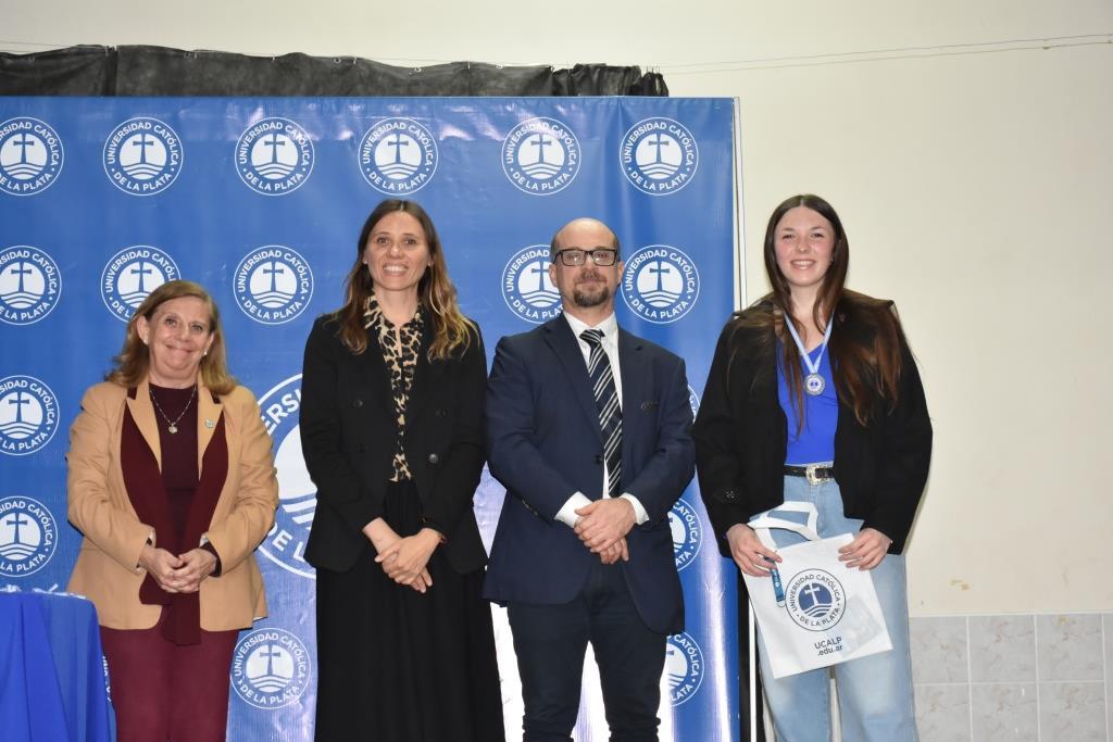 La UCALP reconoció la excelencia de sus estudiantes, abanderados y deportistas 