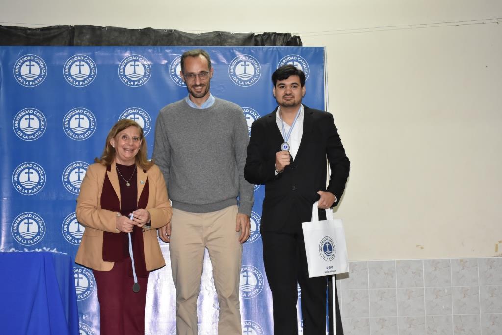 La UCALP reconoció la excelencia de sus estudiantes, abanderados y deportistas 