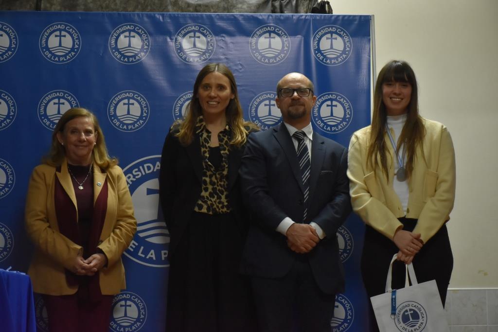 La UCALP reconoció la excelencia de sus estudiantes, abanderados y deportistas 