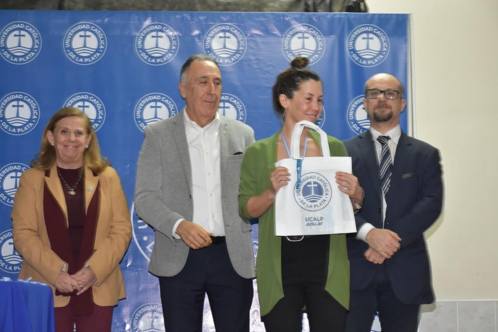 La UCALP reconoció la excelencia de sus estudiantes, abanderados y deportistas 