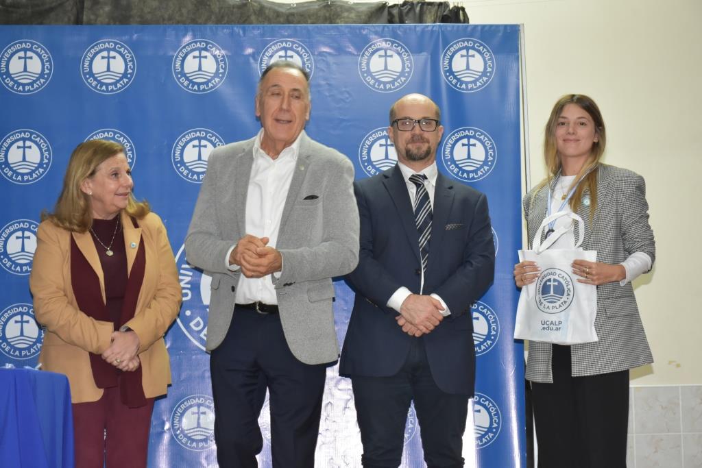 La UCALP reconoció la excelencia de sus estudiantes, abanderados y deportistas 