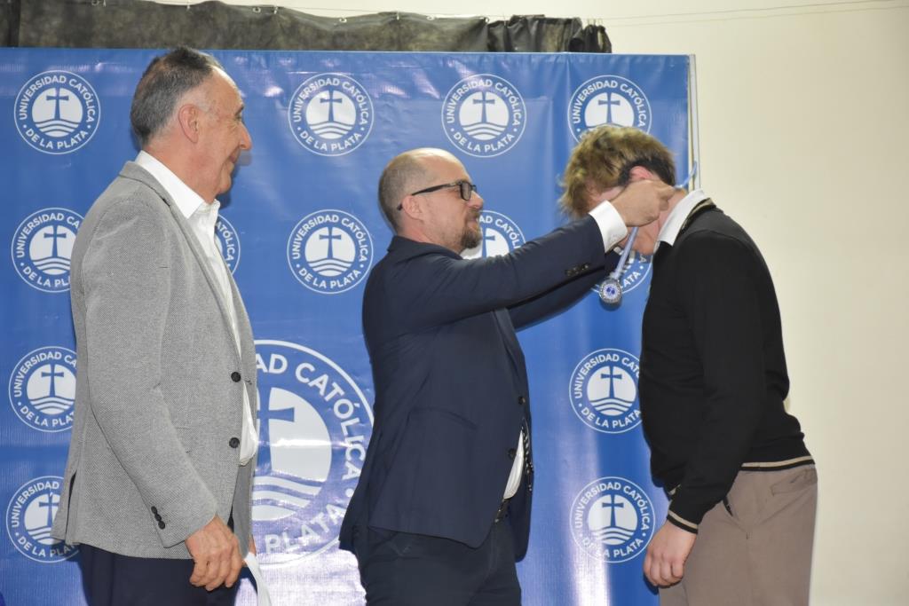 La UCALP reconoció la excelencia de sus estudiantes, abanderados y deportistas 