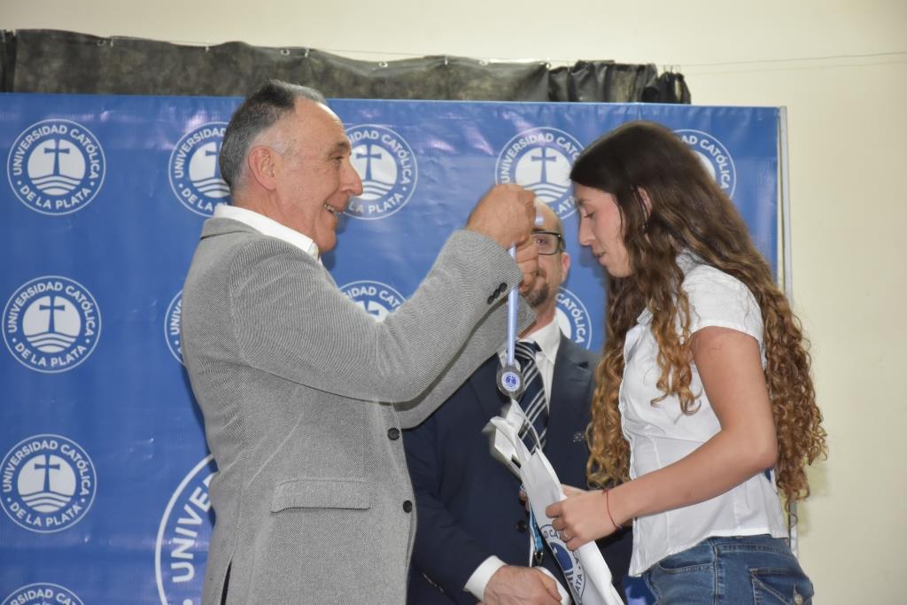 La UCALP reconoció la excelencia de sus estudiantes, abanderados y deportistas 