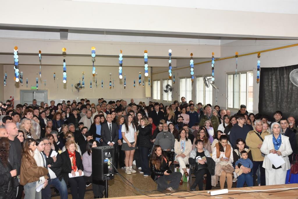 La UCALP reconoció la excelencia de sus estudiantes, abanderados y deportistas 