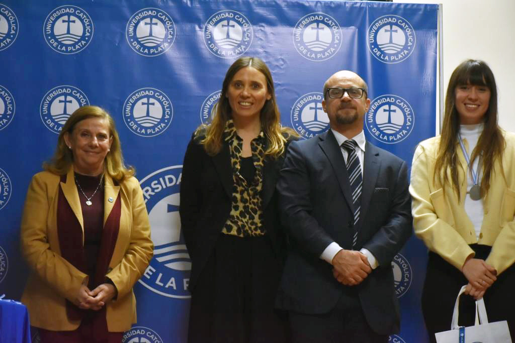 La UCALP reconoció la excelencia de sus estudiantes, abanderados y deportistas 