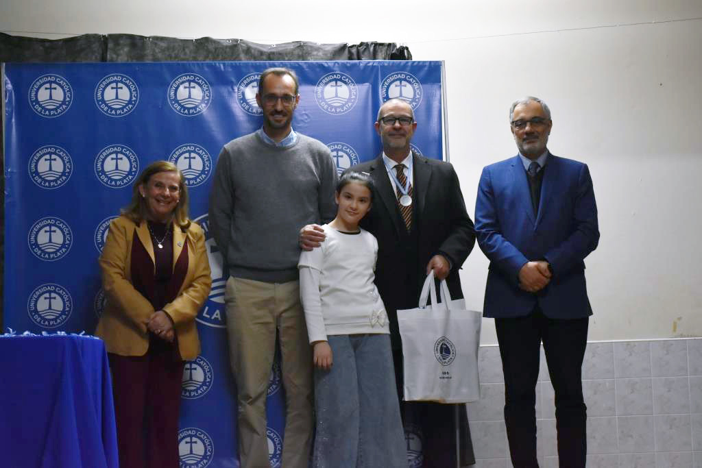La UCALP reconoció la excelencia de sus estudiantes, abanderados y deportistas 