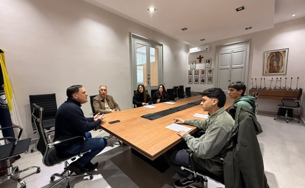 La URI dio la bienvenida a sus nuevos pasantes