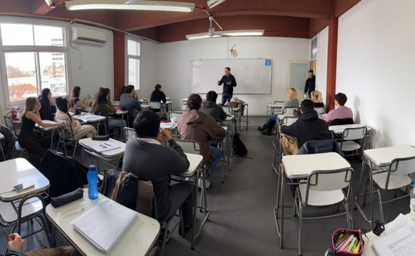 La Unidad de Relaciones Internacionales acercó sus propuestas a los estudiantes de la sede Bernal