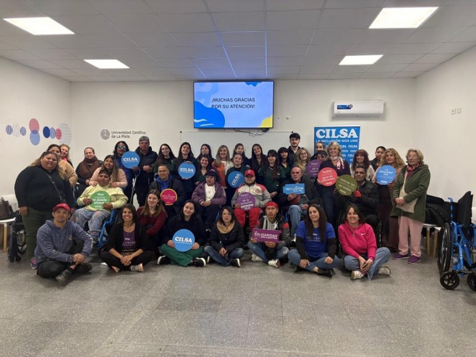 Taller de buenas prácticas en discapacidad en la Facultad de Odontología