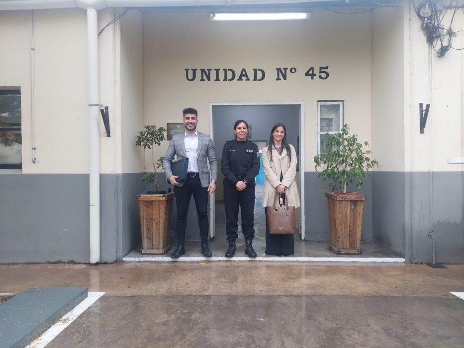 La Facultad de Derecho llevó una propuesta de formación a la Unidad 45