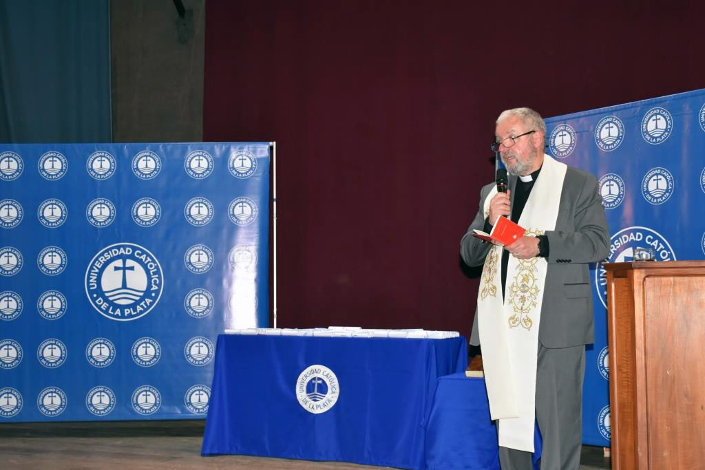 La facultad de Ciencias Económicas y Sociales celebró a sus nuevos graduados (5)